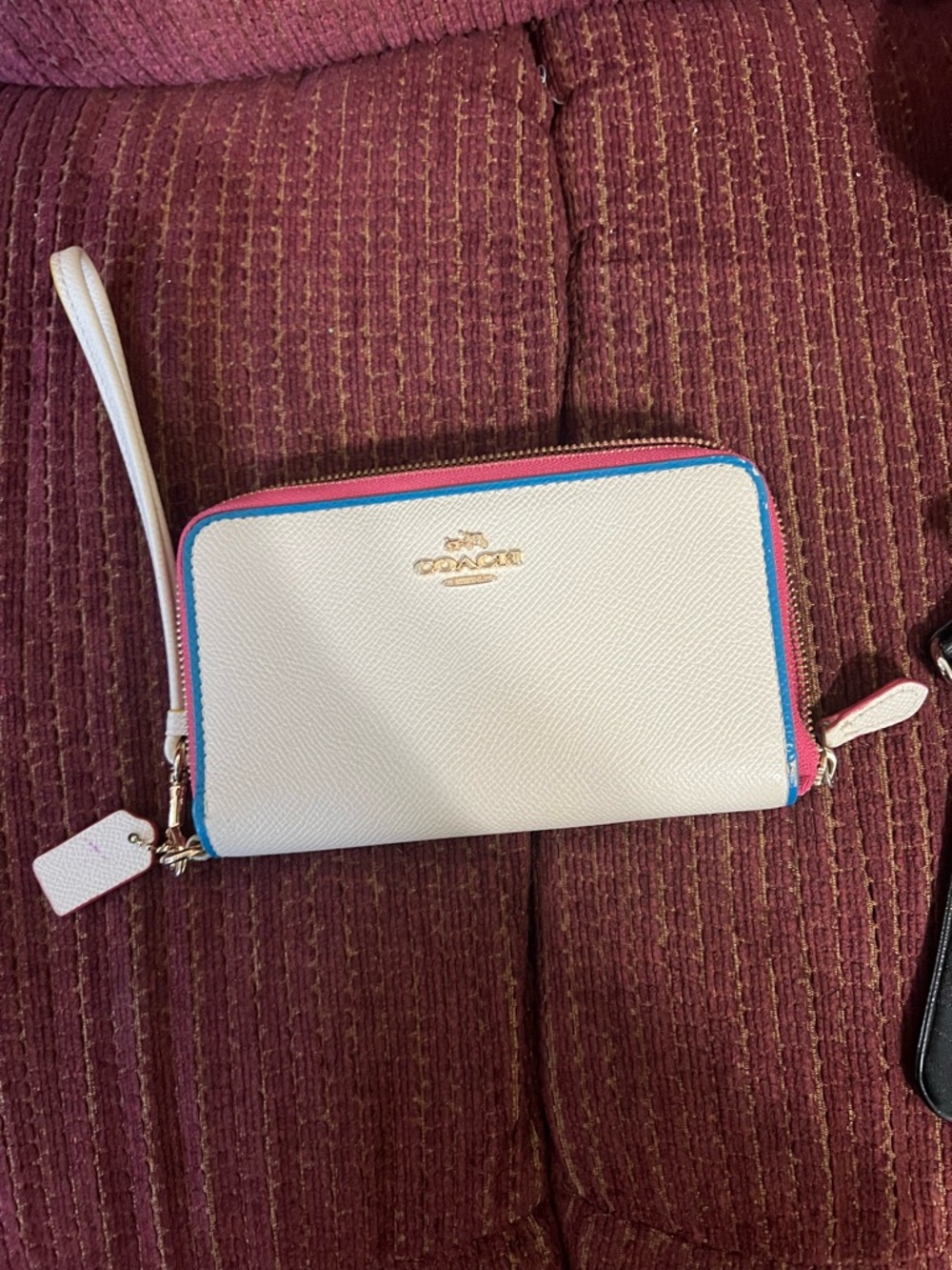 Coach Cream Leather Wristlet Clutch with Pink & Blue Trim - Picture 5 of 7